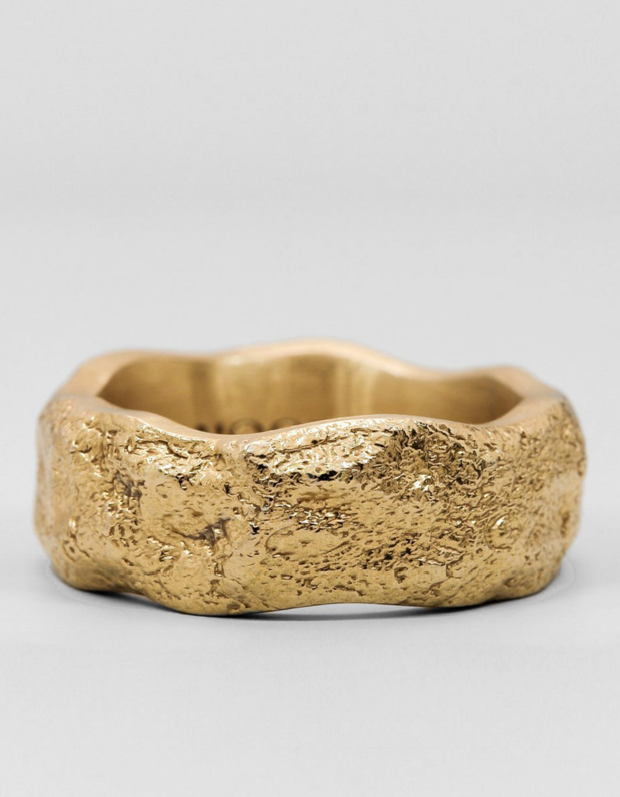1 CHUNKY RING IN GOLD - Image 1